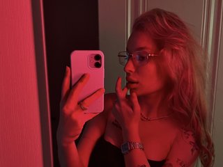 Erotik görüntülü sohbet Dorothya
