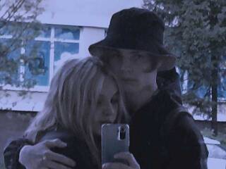 Erotik görüntülü sohbet DoubleLime