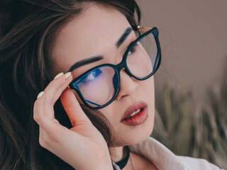 Erotik görüntülü sohbet DulceLee