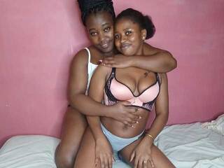 Erotik görüntülü sohbet EboniesBelle