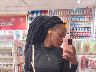 Erotik görüntülü sohbet Ebonycutelyn