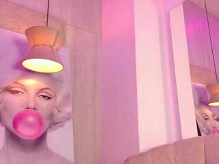 Erotik görüntülü sohbet ElaEndez