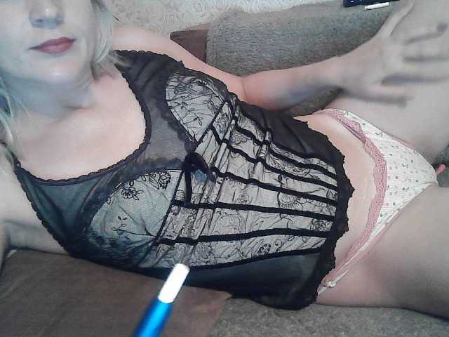 Yayın ekran görüntüleri ElegantBlonda