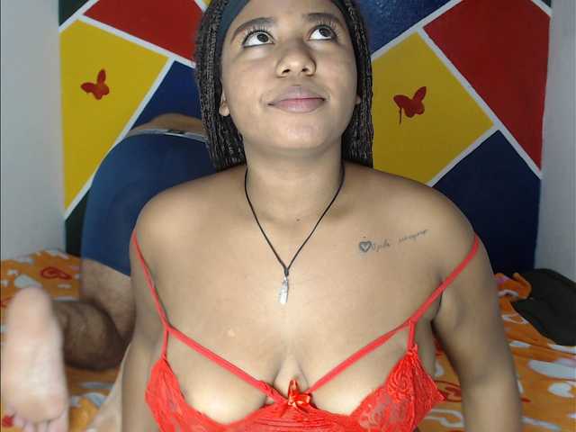 Yayın ekran görüntüleri ElenaThreesom