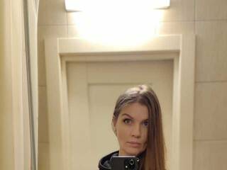 Erotik görüntülü sohbet ElieArt