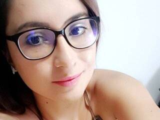 Erotik görüntülü sohbet Ellarouge