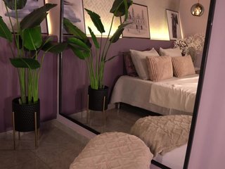 Erotik görüntülü sohbet ElleDiane