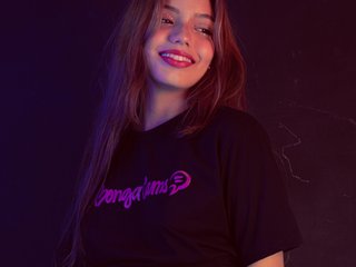 Erotik görüntülü sohbet EllieMiller