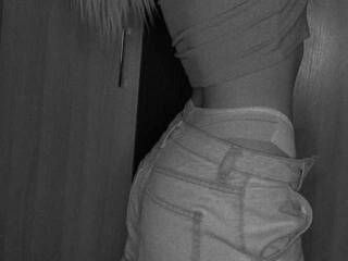 Erotik görüntülü sohbet Ellievans