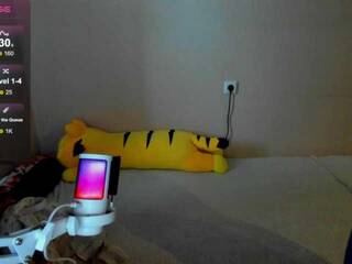 Erotik görüntülü sohbet ElliMilka