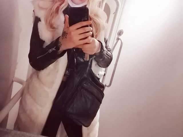 Profilin fotoğrafı ellyslimdoll