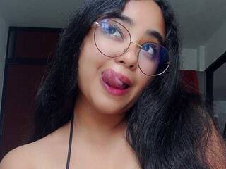 Erotik görüntülü sohbet ElynDavidson