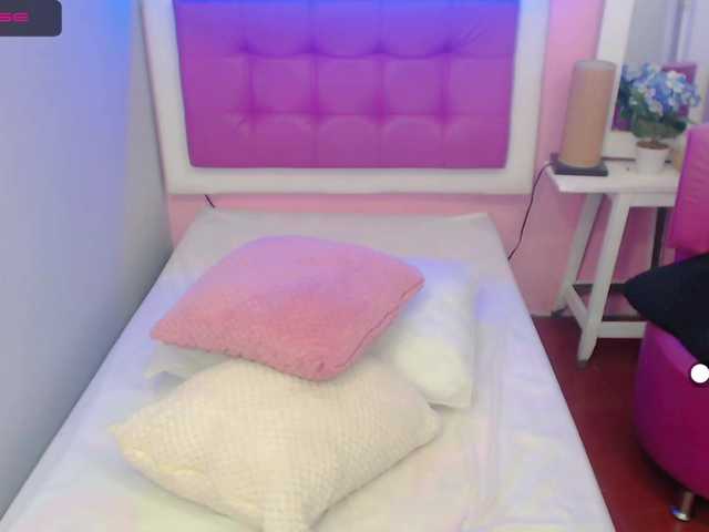 Yayın ekran görüntüleri Emely-Saenz