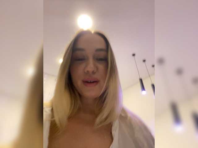 Yayın ekran görüntüleri Emili1-