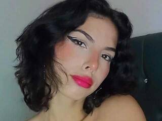 Erotik görüntülü sohbet EmillyCopers