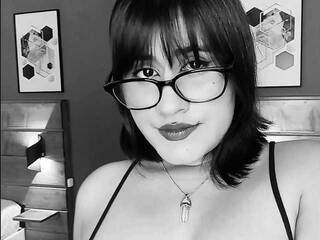 Erotik görüntülü sohbet EmillyThomson