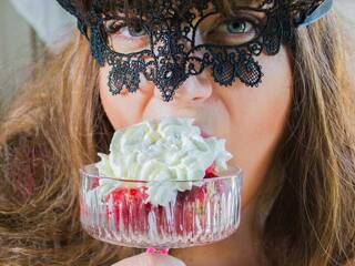 Erotik görüntülü sohbet Emily-BOOBS-