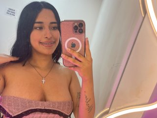 Erotik görüntülü sohbet Emily-tay1