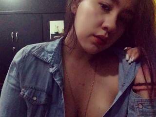 Erotik görüntülü sohbet EmilyClarkk