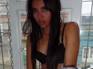 Erotik görüntülü sohbet emilyharber