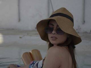 Erotik görüntülü sohbet EmmaLow