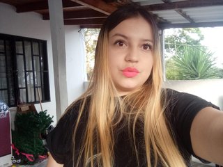 Erotik görüntülü sohbet EmmaRouss