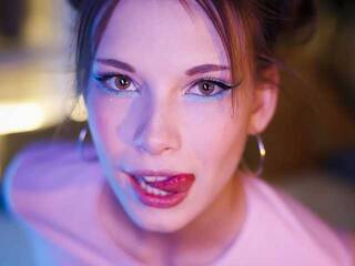 Erotik görüntülü sohbet EmmyEdwards