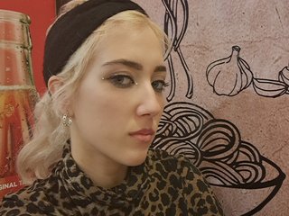 Erotik görüntülü sohbet eroticblondiee