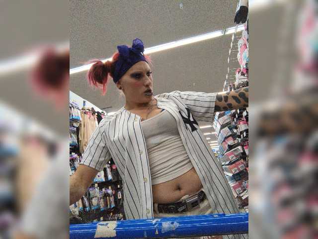 Fotoğraflar Eviillolabuni Shopping@WALMART TiiP iiF u like me