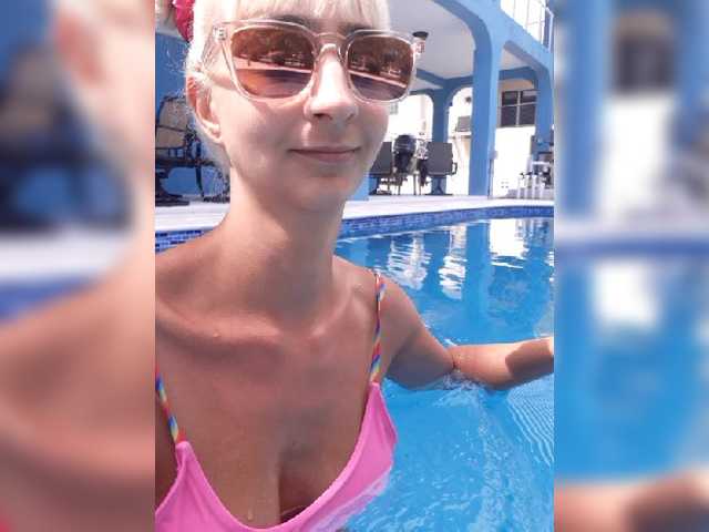 Fotoğraflar FriskyKat 1 token- kiss, 10 tokens- PM, 100 tokens- flash. @remain nude swimming at goal Should I cum on the water jet? I'm lonely on vacation keep me cumpany.