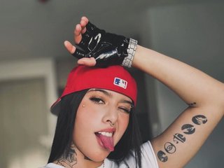 Erotik görüntülü sohbet Gangster-girl