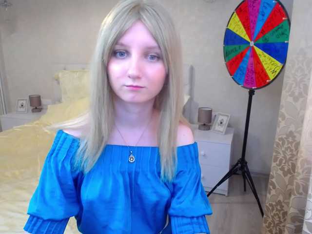 Fotoğraflar YourDesserte Hello guys! Welcome to my room) Lets chat and have fun together! PVT-GRP On for you) spin wheel for 100! hot show with a wet t-shirt!