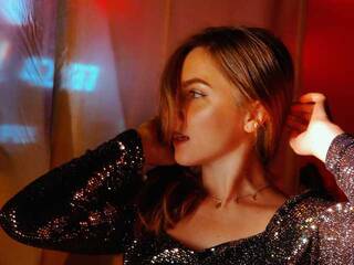 Erotik görüntülü sohbet girl-in-white