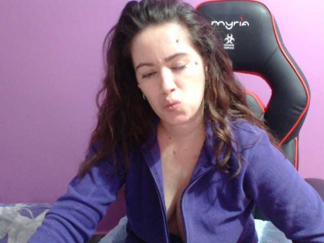 Yayın ekran görüntüleri GldSquirt23