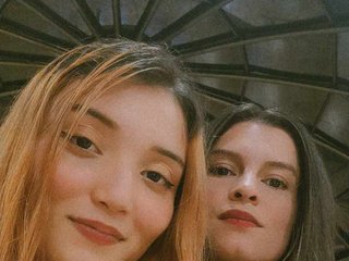 Erotik görüntülü sohbet Glossier-cherry