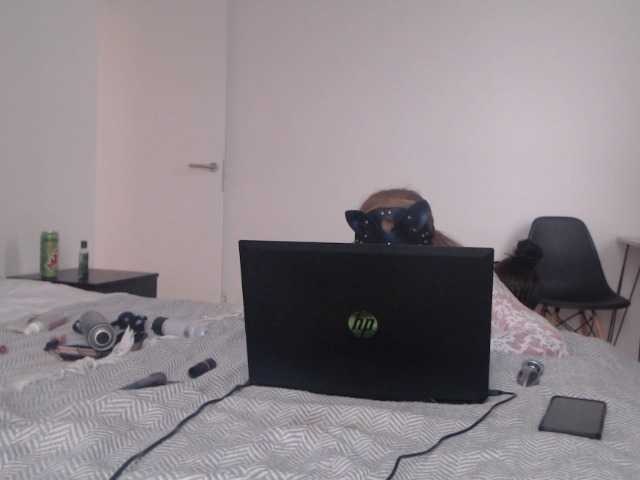 Yayın ekran görüntüleri GodessKristina-and-TS