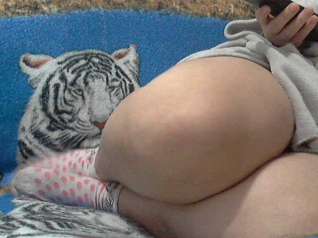 Fotoğraflar Bigbutt1000 with 10 tokens I'll show you my ass and tits here or call me private it will be very tastymy exuberant is ready here to enjoy