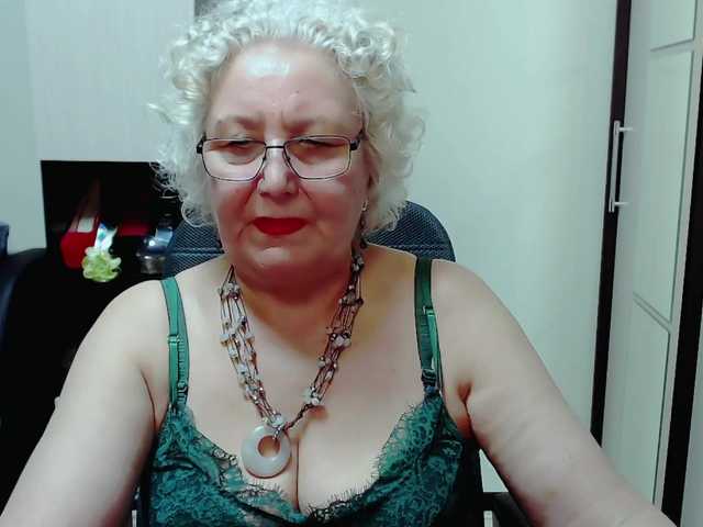 Fotoğraflar GrannyWants all shows in clothes only for tokens.. undress only in private