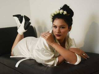 Erotik görüntülü sohbet HadaaBrown