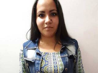 Erotik görüntülü sohbet Hanny-cherry