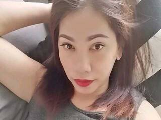 Erotik görüntülü sohbet HeartRoxy