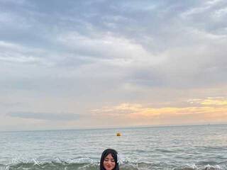 Erotik görüntülü sohbet Hellenpierce