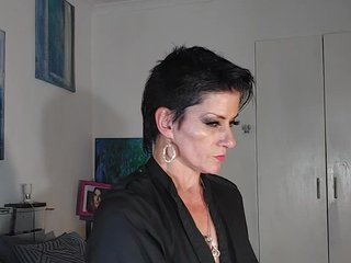 Erotik görüntülü sohbet HelloCleo40