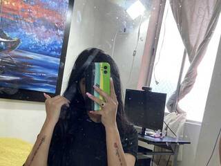 Erotik görüntülü sohbet HilaryRios