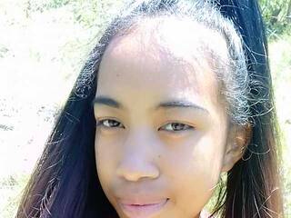 Erotik görüntülü sohbet Hollybelle