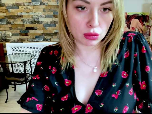 Yayın ekran görüntüleri HollyDoll