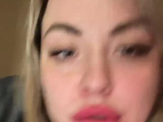 Erotik görüntülü sohbet HollyDoll