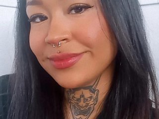 Erotik görüntülü sohbet Honeybluee