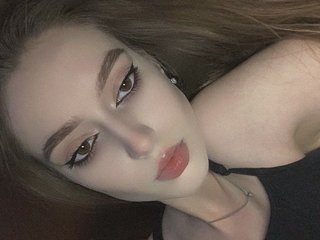 Erotik görüntülü sohbet HoneyJune