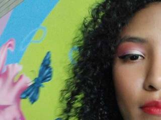 Erotik görüntülü sohbet Hot-Cleo-Vibe